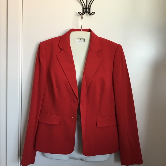 Anne Klein Red Blazer   To Gold Button for closure.Size 8 $ 45 - Picture 7 of 11
